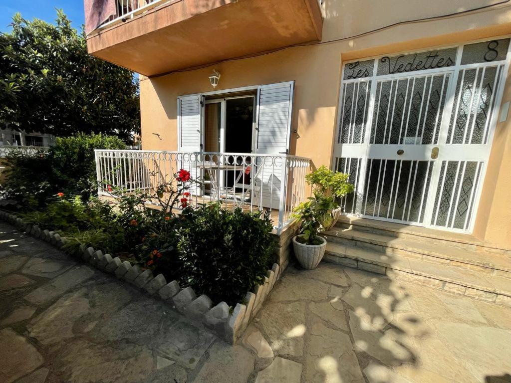 For A Stay Vedettes كامبريلس المظهر الخارجي الصورة
